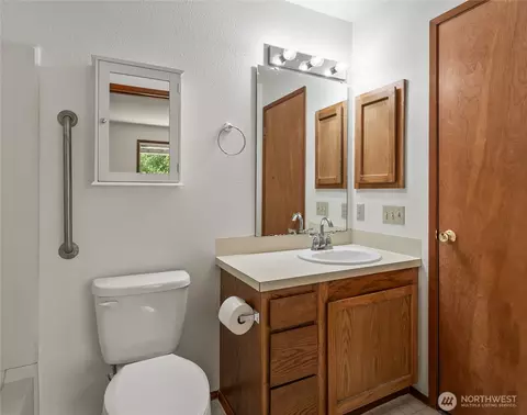 Bath - 18910 Bothell Everett Hwy #H2, Bothell, WA 98012 photo 1 of 2