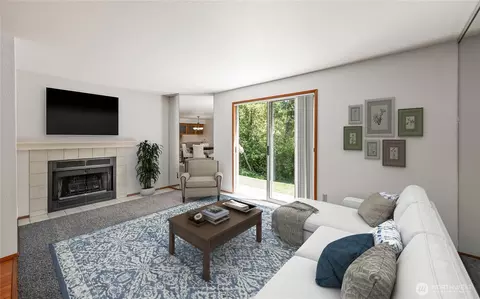 Living - 18910 Bothell Everett Hwy #H2, Bothell, WA 98012 photo 1 of 6