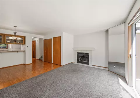 Living - 18910 Bothell Everett Hwy #H2, Bothell, WA 98012 photo 4 of 6