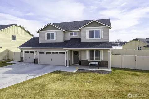739 N Doumit Dr, Moses Lake, WA 98837