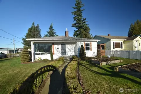 701 E Grover St, Lynden, WA 98264