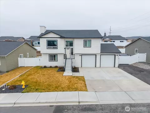 2479 3rd St SE, East Wenatchee, WA 98802
