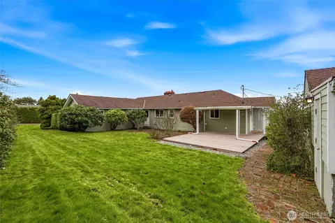 Exterior - 2602 Hillside Ln, Everett, WA 98203 photo 4 of 5