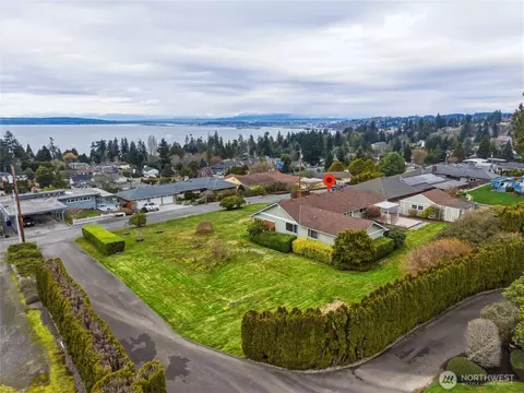 2602 Hillside Ln, Everett, WA 98203