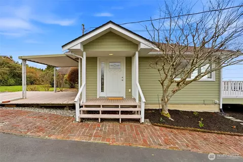 Exterior - 2602 Hillside Ln, Everett, WA 98203 photo 2 of 5