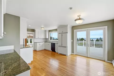 Kitchen - 2602 Hillside Ln, Everett, WA 98203 photo 1 of 5