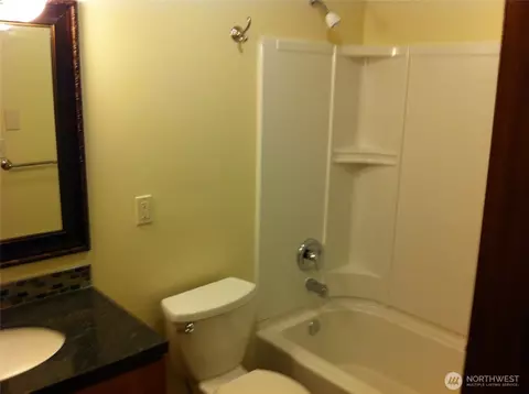 6519 4th Ave NE, Seattle, WA 98115 photo 18
