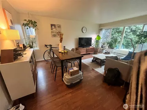 6519 4th Ave NE, Seattle, WA 98115 photo 4