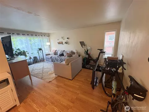 6519 4th Ave NE, Seattle, WA 98115 photo 24