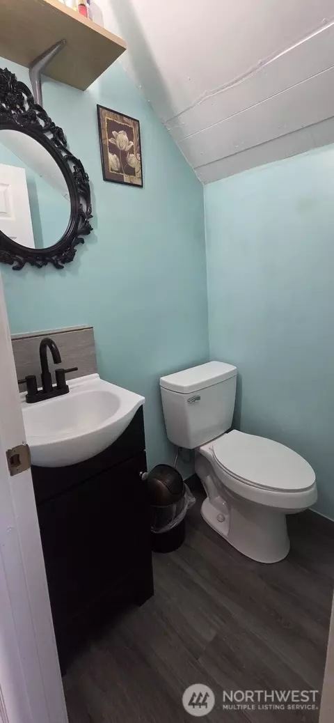 Bath - 245 E Cedar St, Othello, WA 99344 photo 1 of 2