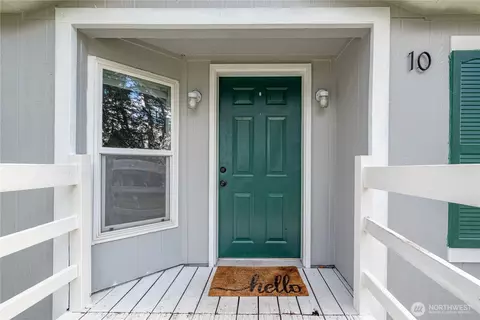 2930 Taylor Rd #10, Oak Harbor, WA 98277