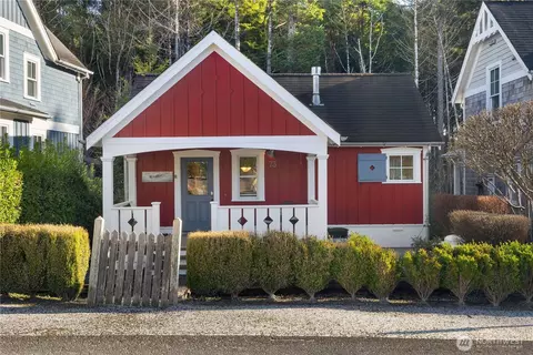 73 Sellwood Ln, Pacific Beach, WA 98571