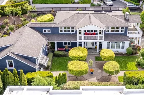 10207 NE 60th St, Kirkland, WA 98033
