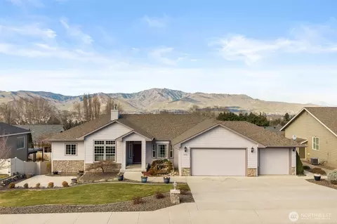 1992 Stoneridge Dr, East Wenatchee, WA 98802