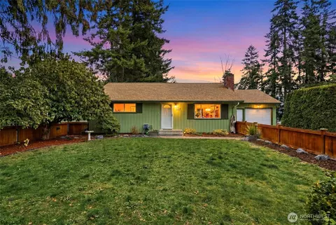 Exterior - 7203 Olympic Dr, Everett, WA 98203 photo 6 of 7