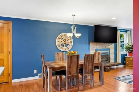Dining - 7203 Olympic Dr, Everett, WA 98203 photo 3 of 3