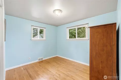 Bedroom - 7203 Olympic Dr, Everett, WA 98203 photo 2 of 2
