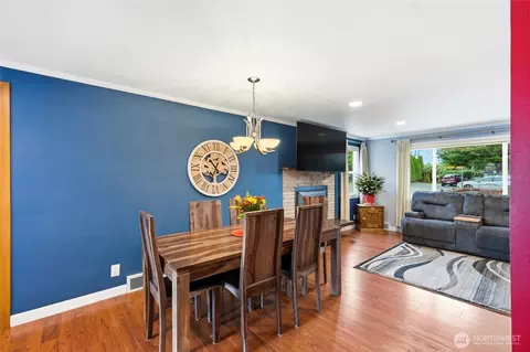 Dining - 7203 Olympic Dr, Everett, WA 98203 photo 2 of 3