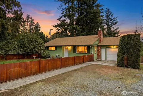 Exterior - 7203 Olympic Dr, Everett, WA 98203 photo 4 of 7
