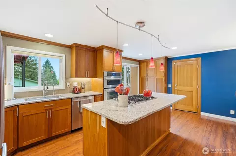 Kitchen - 7203 Olympic Dr, Everett, WA 98203 photo 2 of 5