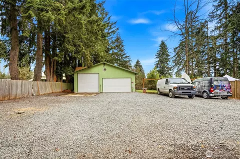 Exterior - 7203 Olympic Dr, Everett, WA 98203 photo 1 of 7