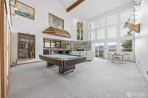 Living - 985 Guffy Rd, Chelan, WA 98816 photo 2 of 3