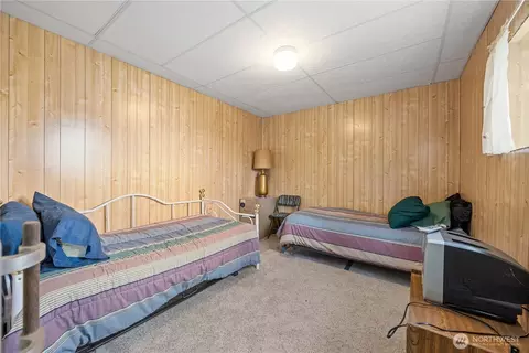 Bedroom - 985 Guffy Rd, Chelan, WA 98816 photo 5 of 5