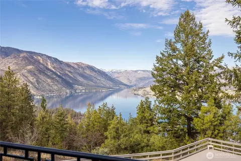 View/Area - 985 Guffy Rd, Chelan, WA 98816 photo 2 of 6