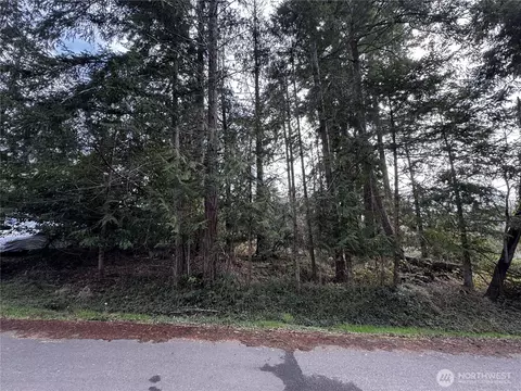 9810 Channel Dr NW, Olympia, WA 98502