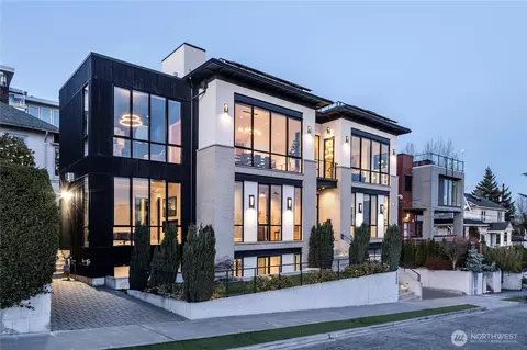 362 Ward St, Seattle, WA 98109