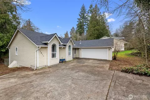 1011 Lake Park Dr SW, Tumwater, WA 98512