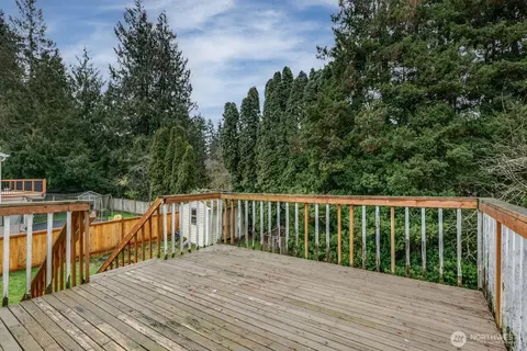 Exterior - 2330 171st Pl SE, Bothell, WA 98012 photo 2 of 6