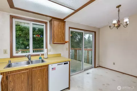 Kitchen - 2330 171st Pl SE, Bothell, WA 98012 photo 4 of 5