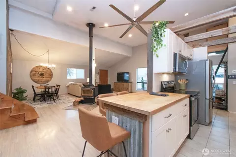 Kitchen - 1515 Olson Rd, Sequim, WA 98382 photo 5 of 6