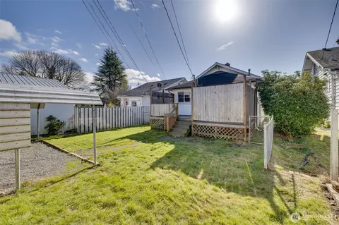 Exterior - 3015 Victor Pl, Everett, WA 98201 photo 7 of 9