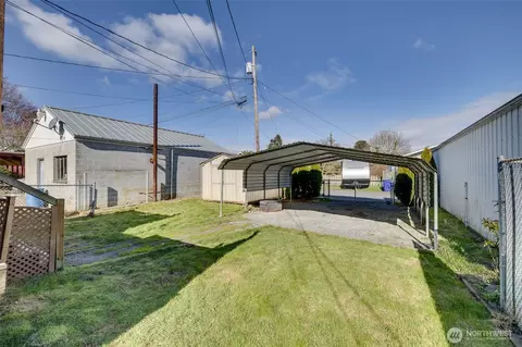 Exterior - 3015 Victor Pl, Everett, WA 98201 photo 6 of 9