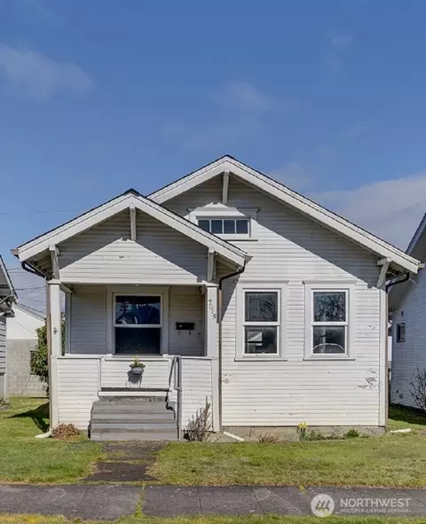 Exterior - 3015 Victor Pl, Everett, WA 98201 photo 2 of 9