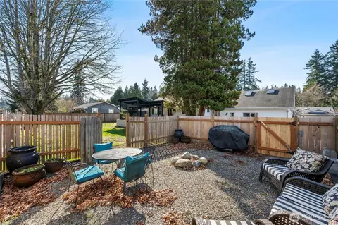 Exterior - 6916 Beverly Ln, Everett, WA 98203 photo 8 of 10