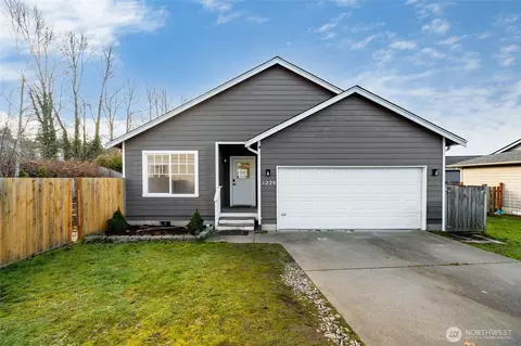 1228 Hemlock Pl, Mount Vernon, WA 98273