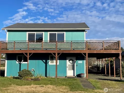 32914 G St, Ocean Park, WA 98640