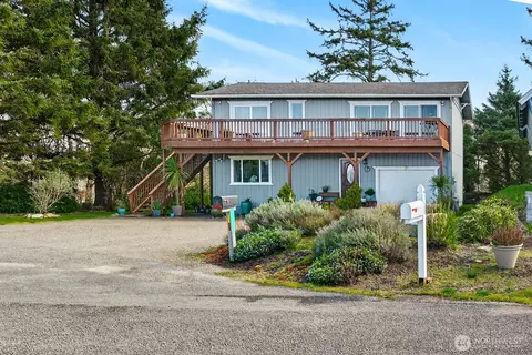 33612 J Pl, Ocean Park, WA 98640