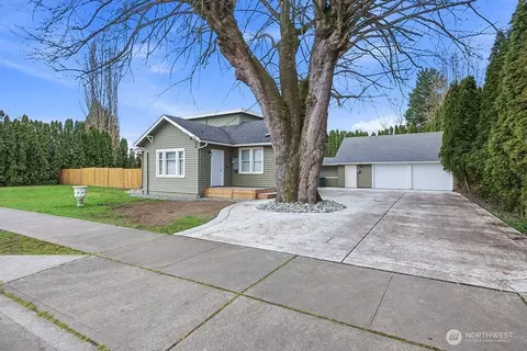 6220 Parker Rd E, Sumner, WA 98390