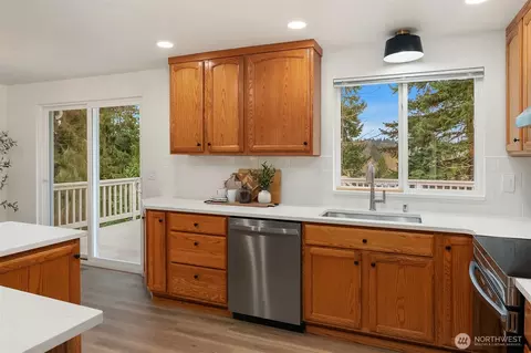 Kitchen - 24114 7th Pl W, Bothell, WA 98021 photo 3 of 6