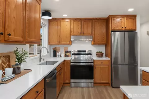 Kitchen - 24114 7th Pl W, Bothell, WA 98021 photo 1 of 6