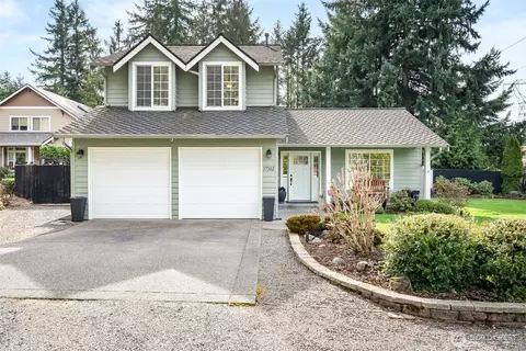 17502 51st Street Ct E, Lake Tapps, WA 98391