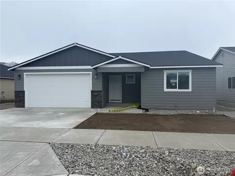 104 Salmon Dr, Wenatchee, WA 98801