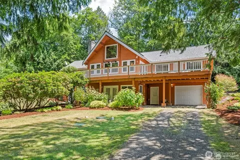 12170 Viewcrest Pl NE, Bainbridge Island, WA 98110