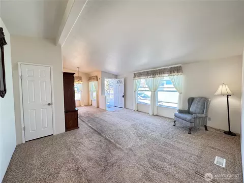 528 N 7th Ave, Sequim, WA 98382 photo 3