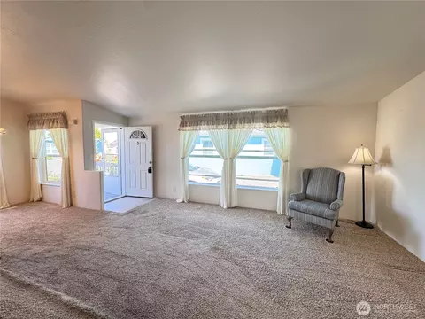 528 N 7th Ave, Sequim, WA 98382 photo 4