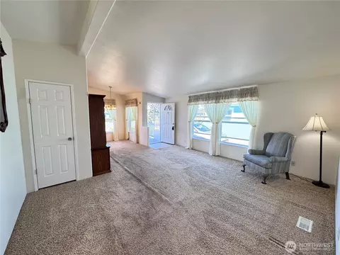 528 N 7th Ave, Sequim, WA 98382 photo 2